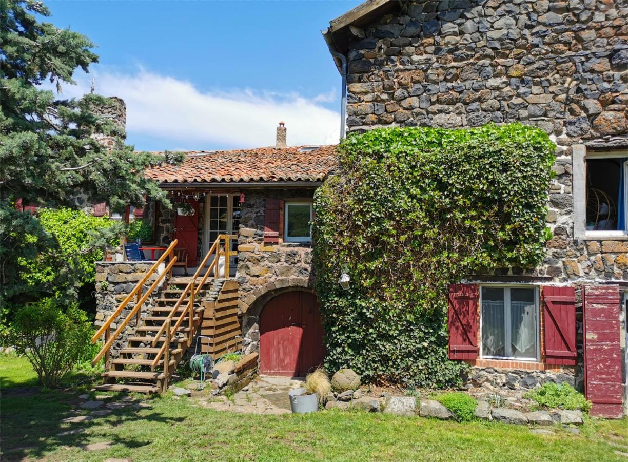 Les Gites Estaou Treillo Le Monastier sur Gazeille Exterior foto