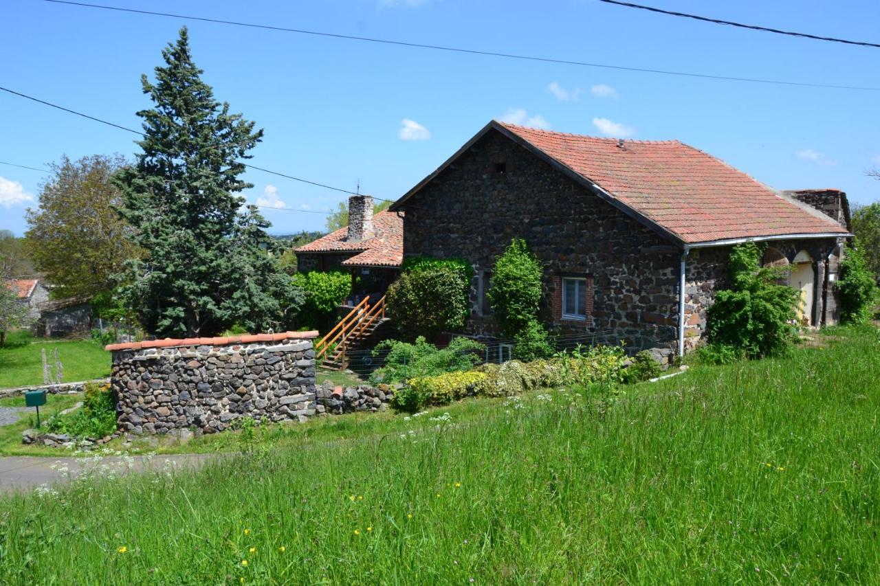 Les Gites Estaou Treillo Le Monastier sur Gazeille Exterior foto