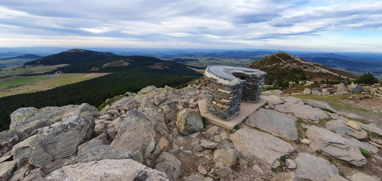 Les Gites Estaou Treillo Le Monastier sur Gazeille Exterior foto