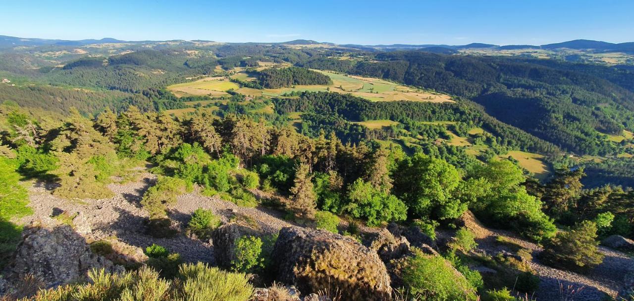 Les Gites Estaou Treillo Le Monastier sur Gazeille Exterior foto