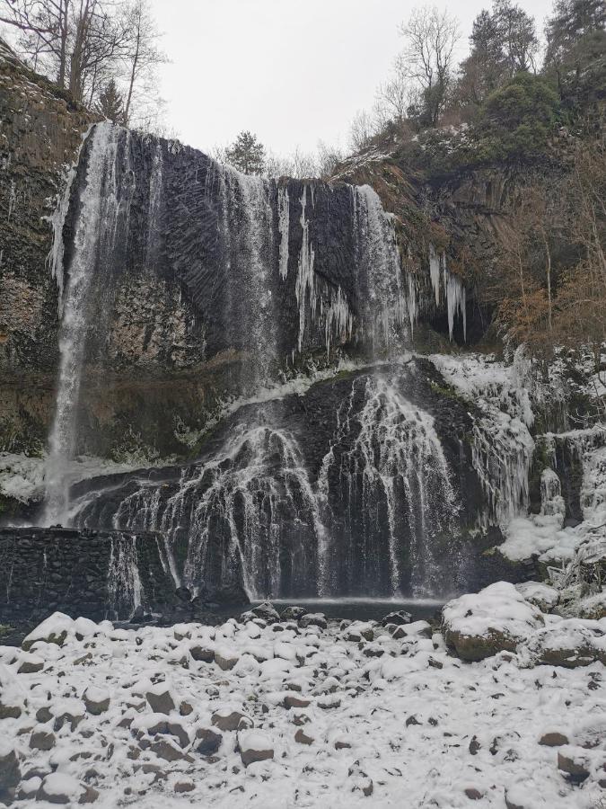 Les Gites Estaou Treillo Le Monastier sur Gazeille Exterior foto